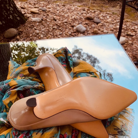 Salvatore-Ferragamo Pump - Picture 3 of 7